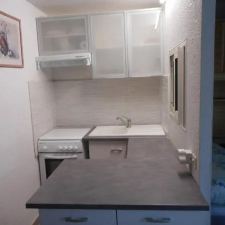 En Rez-de-jardin: Piscine, Calme, Pinede, Parking, Terrasse, Proche Plage, Bbq - Fr-1-723-84 Apartamento
